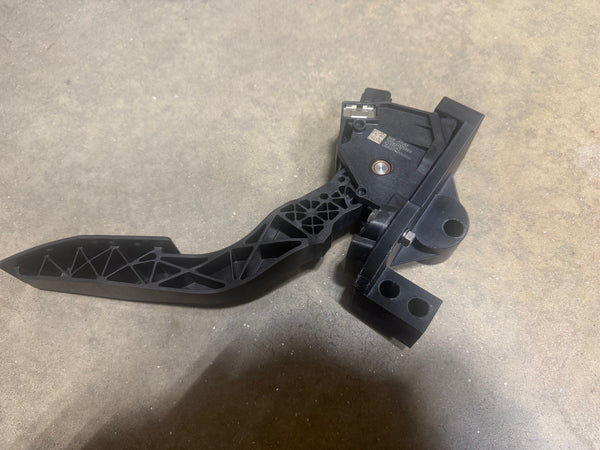 Audi B2 UrQuattro / 4000 DBW drive by wire electronic throttle pedal bracket / sensor assembly